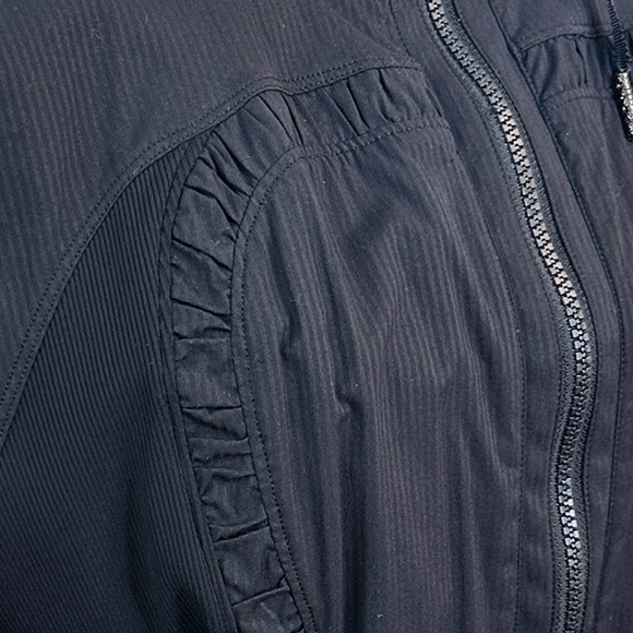 Lululemon Dance Studio Jacket III
Black / Heathered Black Size 14 - Picture 5 of 11